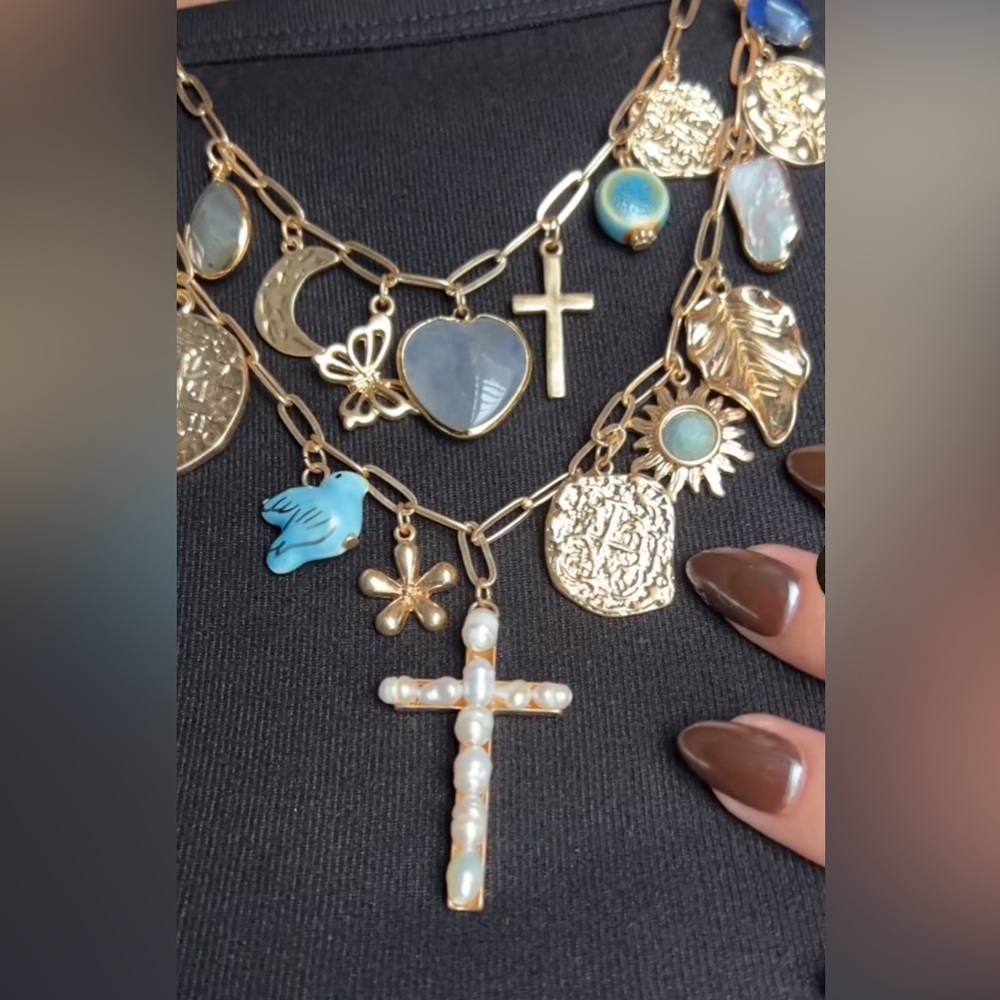 NWOT ⚜️🩶⚜️ ATTERRI Gorgeous Multi Charm Two Layered Necklace - Picture 8 of 12